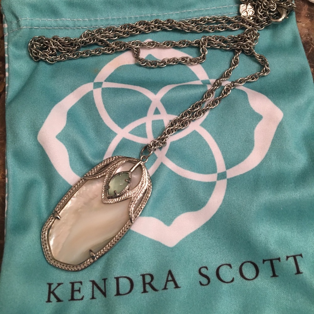 Kendra Scott Roxanne Necklace